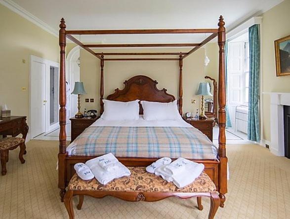 Islay House Hotel บริดจ์เอนด์ ภายนอก รูปภาพ